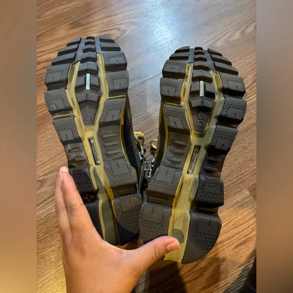 On Running Cloudrock 2 Waterproof
On Running Men's Athletic Shoes - Picture 3 of 13